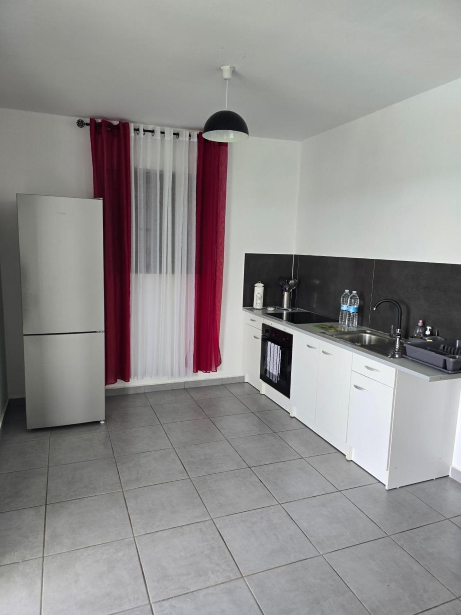 Maison Laurencia - Appartement De L'Etage Sainte-Anne  Buitenkant foto